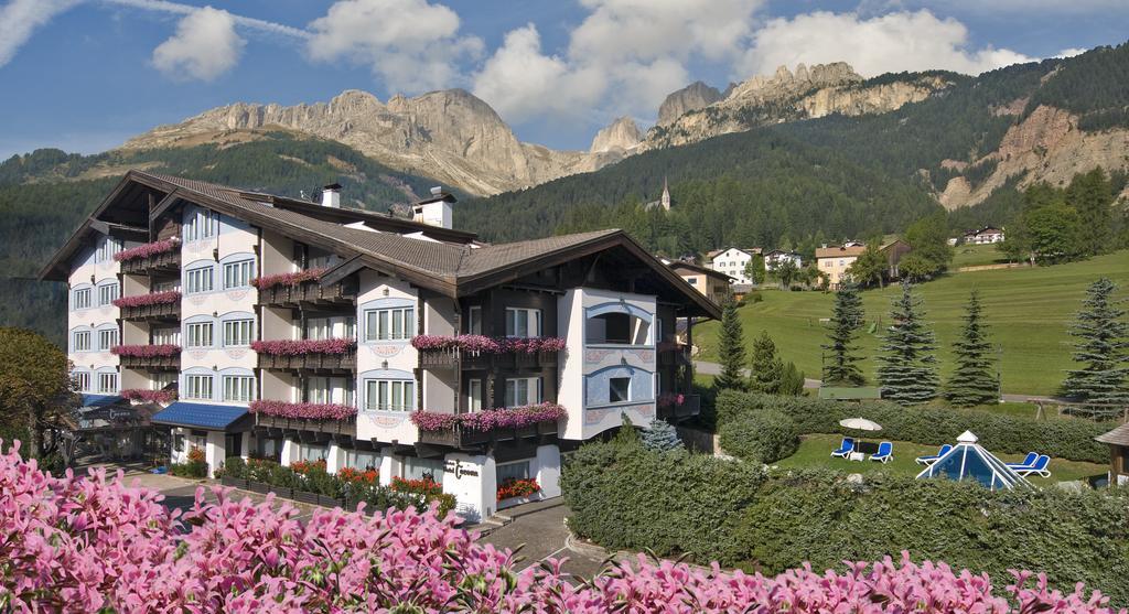Alpen Hotel Corona Vigo di Fassa Exterior photo