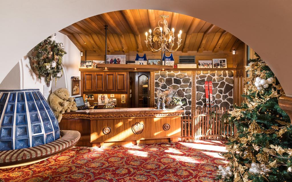 Alpen Hotel Corona Vigo di Fassa Exterior photo